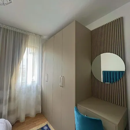 Central City Apartment Tirana Daire Tiran
