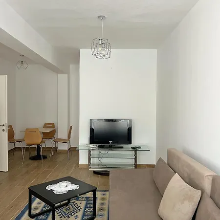아파트 Central City Apartment Tirana