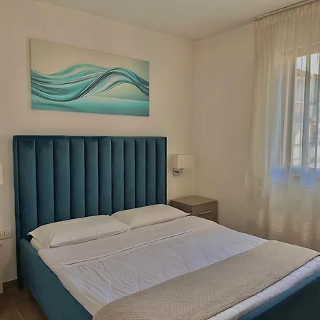 Lejlighed Central City Apartment Tirana