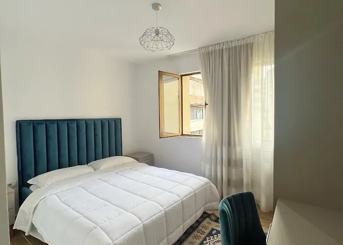 公寓 Central City Apartment Tirana
